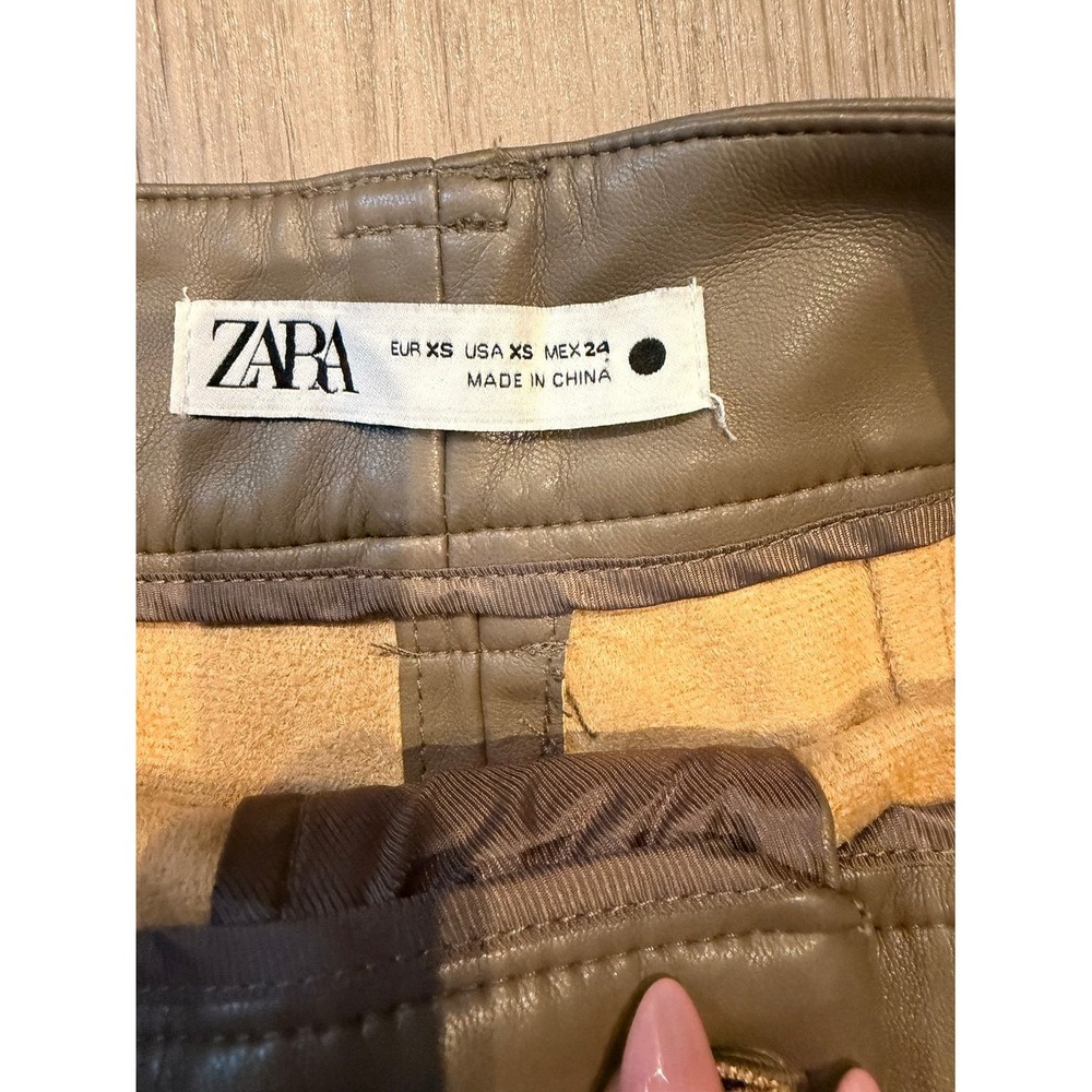 Women's ZARA Olive Faux Leather Trousers XS Sleek Modern Edgy Minimalist Urban - Picture 10 of 10